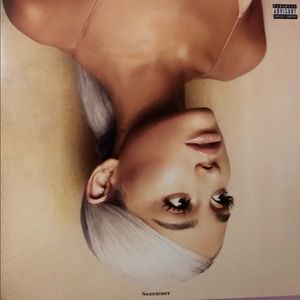Ari’s Sweetener Vinyl (Official)🤍